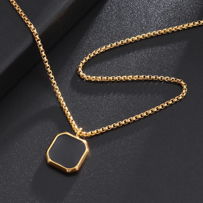 שרשרת ריבוע שחור