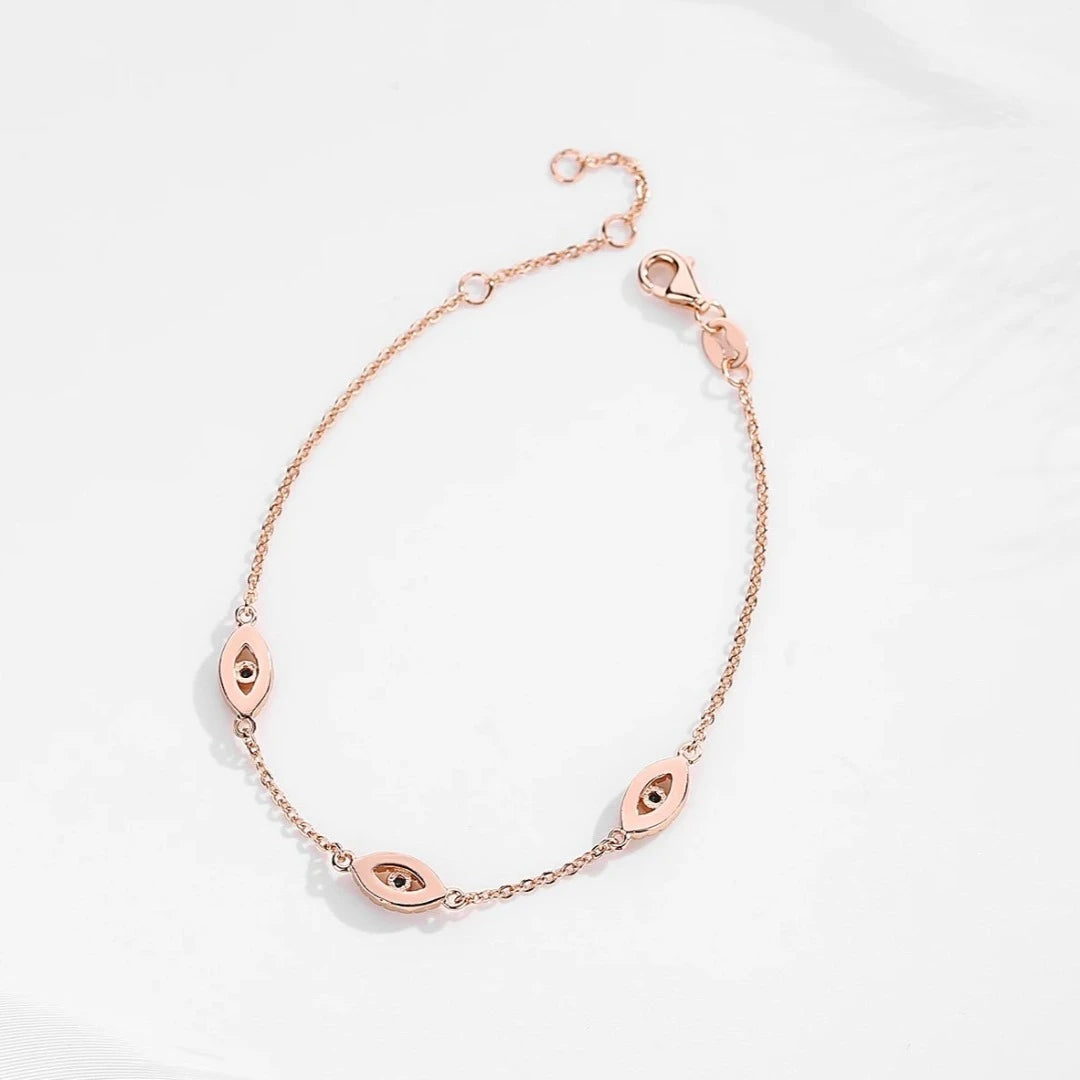 צמיד בשילוב עיניים