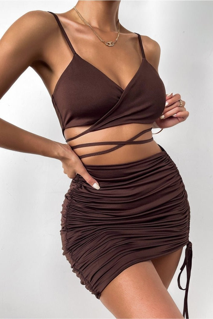 שמלת קאט אאוט ״סיילו״ בשילוב כיווצים